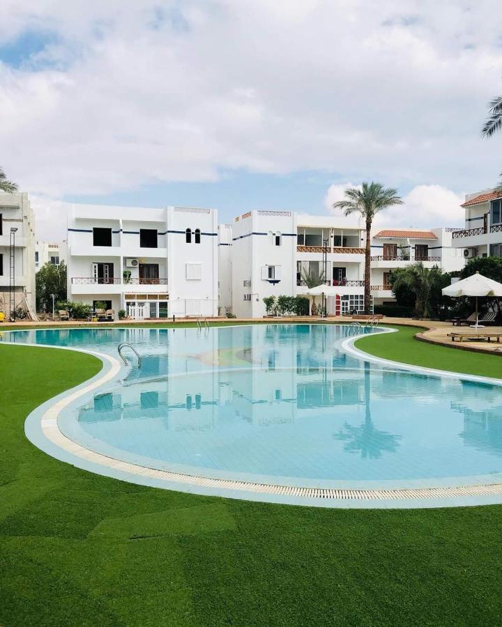 Lovely One Bedroom Within Cozy Compound Including Swimming Pool, Supermarket. Perfect Location At Neama Bay With Access To Public Transportation Şarm El-Şeyh